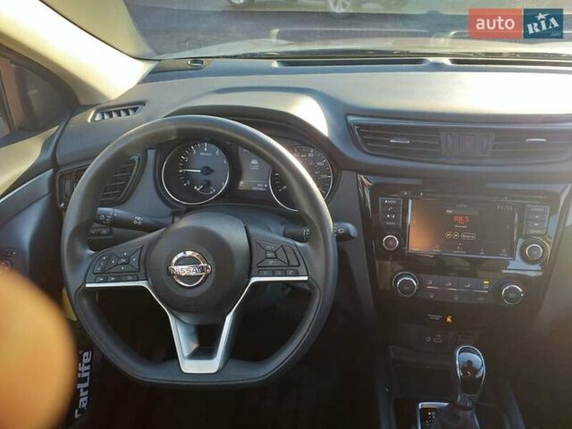 Серый Ниссан Rogue Sport, объемом двигателя 2 л и пробегом 99 тыс. км за 14950 $, фото 11 на Automoto.ua