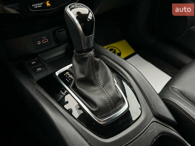 Серый Ниссан Rogue Sport, объемом двигателя 2 л и пробегом 73 тыс. км за 19750 $, фото 16 на Automoto.ua