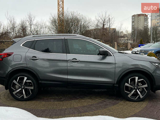 Серый Ниссан Rogue Sport, объемом двигателя 2 л и пробегом 73 тыс. км за 19750 $, фото 7 на Automoto.ua