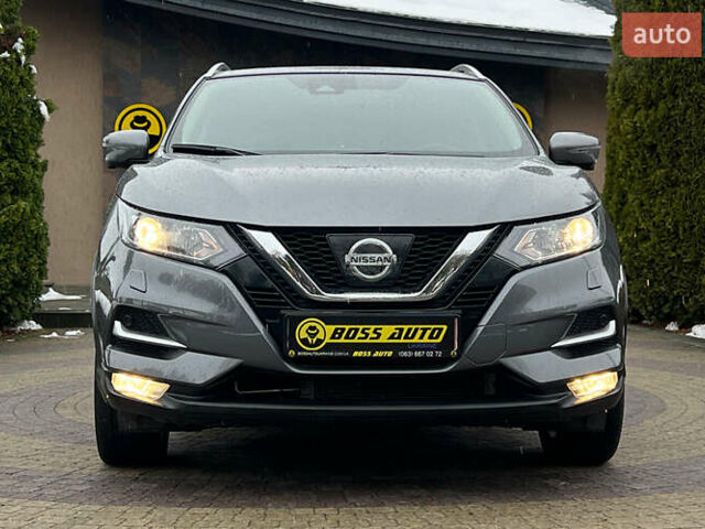 Серый Ниссан Rogue Sport, объемом двигателя 2 л и пробегом 73 тыс. км за 19750 $, фото 1 на Automoto.ua