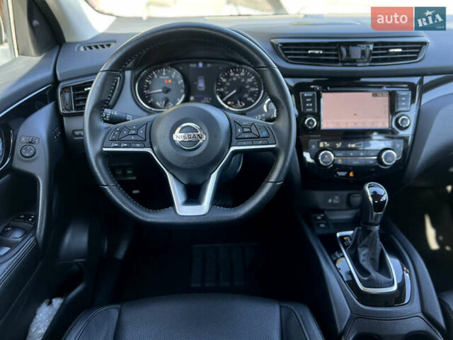Серый Ниссан Rogue Sport, объемом двигателя 2 л и пробегом 37 тыс. км за 20900 $, фото 9 на Automoto.ua