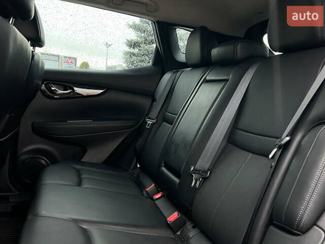 Серый Ниссан Rogue Sport, объемом двигателя 2 л и пробегом 73 тыс. км за 19750 $, фото 20 на Automoto.ua