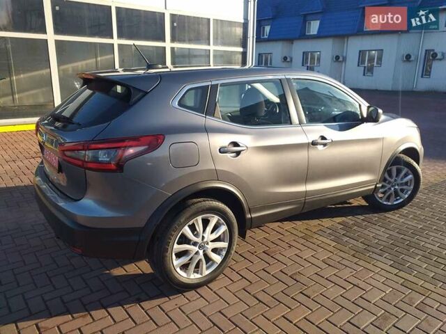 Серый Ниссан Rogue Sport, объемом двигателя 2 л и пробегом 99 тыс. км за 14950 $, фото 6 на Automoto.ua