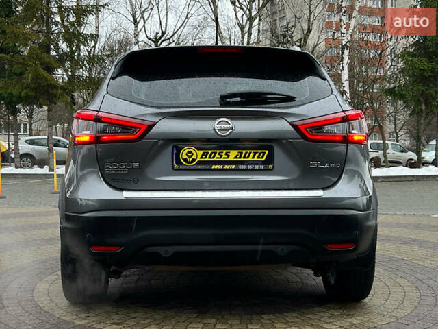 Серый Ниссан Rogue Sport, объемом двигателя 2 л и пробегом 73 тыс. км за 19750 $, фото 5 на Automoto.ua