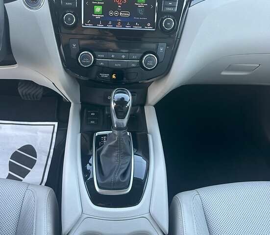 Серый Ниссан Rogue Sport, объемом двигателя 2 л и пробегом 39 тыс. км за 17500 $, фото 14 на Automoto.ua