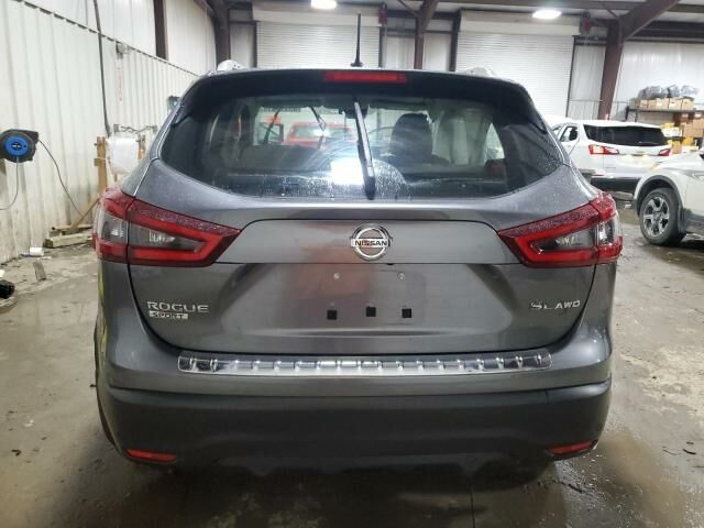 Серый Ниссан Rogue Sport, объемом двигателя 2 л и пробегом 12 тыс. км за 8300 $, фото 4 на Automoto.ua