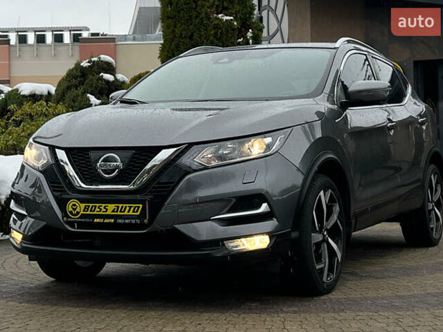 Серый Ниссан Rogue Sport, объемом двигателя 2 л и пробегом 73 тыс. км за 19750 $, фото 2 на Automoto.ua