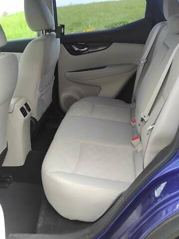 Синий Ниссан Rogue Sport, объемом двигателя 2 л и пробегом 167 тыс. км за 13900 $, фото 14 на Automoto.ua