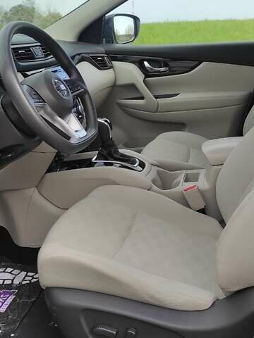 Синий Ниссан Rogue Sport, объемом двигателя 2 л и пробегом 167 тыс. км за 13900 $, фото 7 на Automoto.ua
