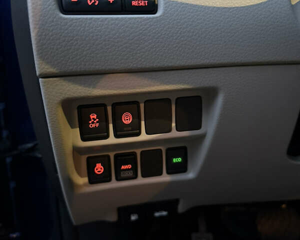 Синий Ниссан Rogue Sport, объемом двигателя 2 л и пробегом 116 тыс. км за 15900 $, фото 5 на Automoto.ua