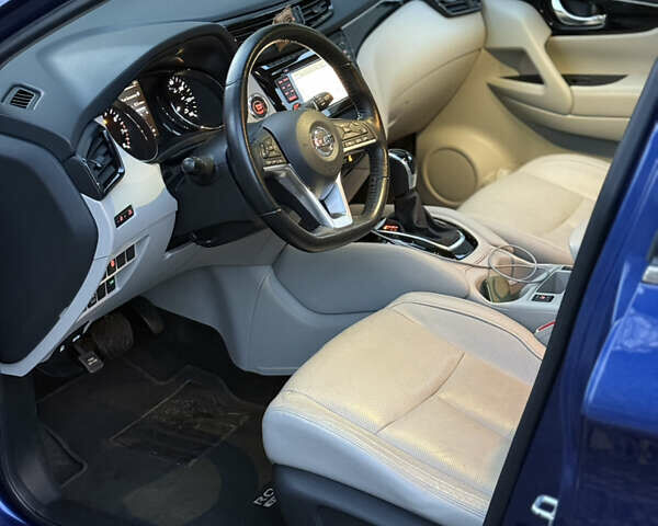 Синий Ниссан Rogue Sport, объемом двигателя 2 л и пробегом 116 тыс. км за 15900 $, фото 2 на Automoto.ua