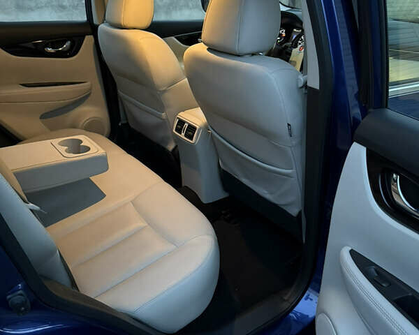 Синий Ниссан Rogue Sport, объемом двигателя 2 л и пробегом 116 тыс. км за 15900 $, фото 12 на Automoto.ua