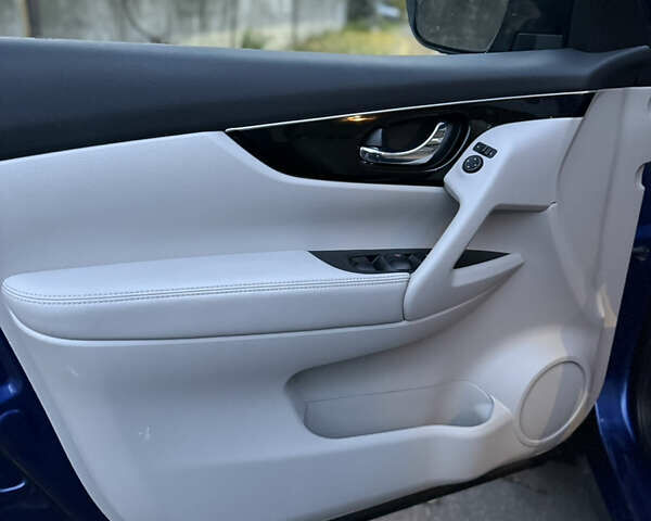 Синий Ниссан Rogue Sport, объемом двигателя 2 л и пробегом 116 тыс. км за 15900 $, фото 9 на Automoto.ua