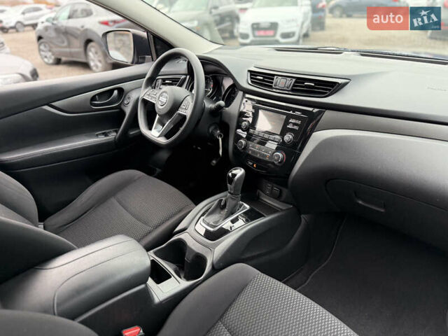 Синий Ниссан Rogue Sport, объемом двигателя 2 л и пробегом 72 тыс. км за 15288 $, фото 17 на Automoto.ua