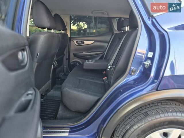 Синий Ниссан Rogue Sport, объемом двигателя 2 л и пробегом 140 тыс. км за 13800 $, фото 16 на Automoto.ua