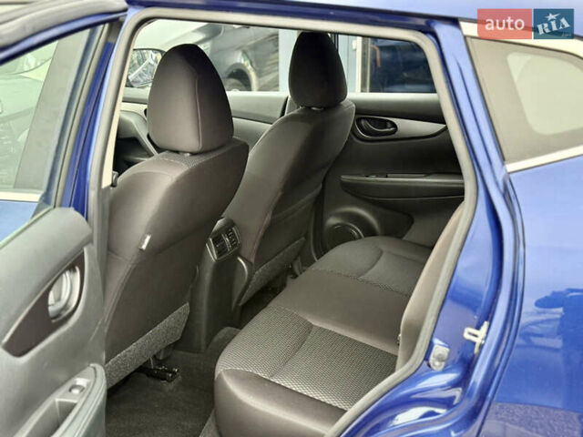 Синий Ниссан Rogue Sport, объемом двигателя 2 л и пробегом 72 тыс. км за 15288 $, фото 21 на Automoto.ua