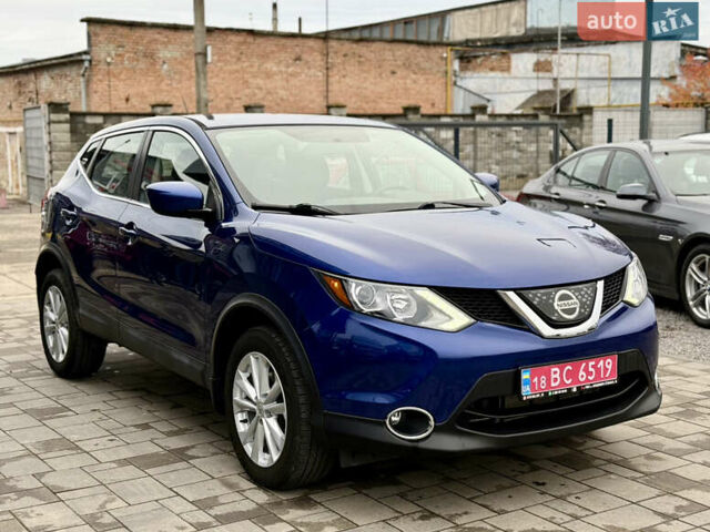 Синий Ниссан Rogue Sport, объемом двигателя 2 л и пробегом 72 тыс. км за 15288 $, фото 4 на Automoto.ua