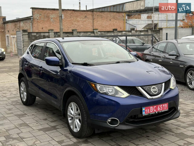 Синий Ниссан Rogue Sport, объемом двигателя 2 л и пробегом 72 тыс. км за 15288 $, фото 1 на Automoto.ua