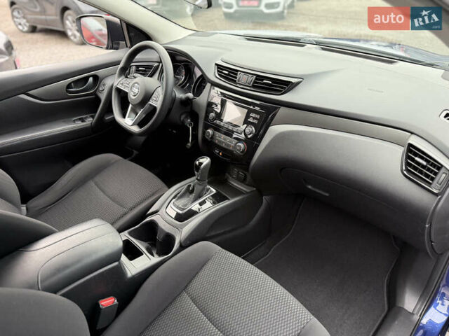 Синий Ниссан Rogue Sport, объемом двигателя 2 л и пробегом 72 тыс. км за 15288 $, фото 15 на Automoto.ua