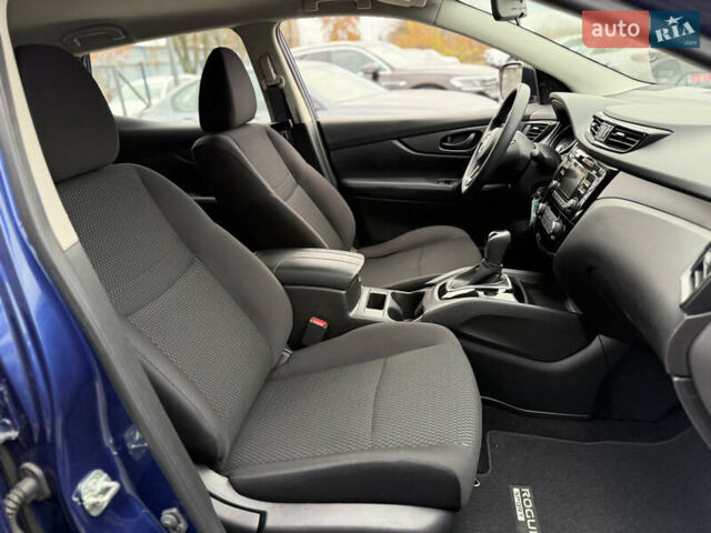 Синий Ниссан Rogue Sport, объемом двигателя 2 л и пробегом 72 тыс. км за 15288 $, фото 16 на Automoto.ua