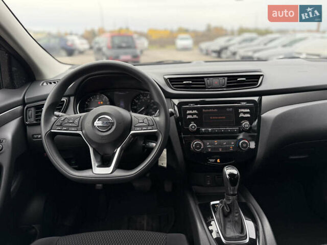 Синий Ниссан Rogue Sport, объемом двигателя 2 л и пробегом 72 тыс. км за 15288 $, фото 10 на Automoto.ua