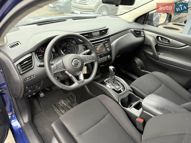 Синий Ниссан Rogue Sport, объемом двигателя 2 л и пробегом 72 тыс. км за 15288 $, фото 11 на Automoto.ua