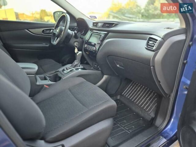 Синий Ниссан Rogue Sport, объемом двигателя 2 л и пробегом 140 тыс. км за 13800 $, фото 14 на Automoto.ua