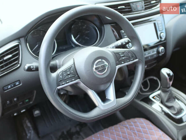 Синий Ниссан Rogue Sport, объемом двигателя 2 л и пробегом 160 тыс. км за 15000 $, фото 14 на Automoto.ua