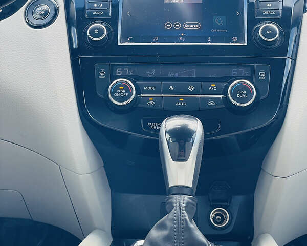 Синий Ниссан Rogue Sport, объемом двигателя 2 л и пробегом 162 тыс. км за 14950 $, фото 19 на Automoto.ua