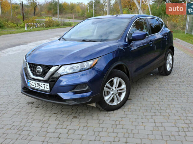 Синий Ниссан Rogue Sport, объемом двигателя 2 л и пробегом 160 тыс. км за 15000 $, фото 3 на Automoto.ua