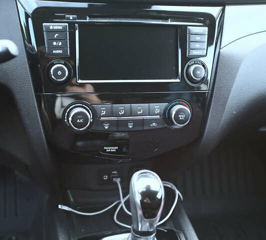 Синий Ниссан Rogue Sport, объемом двигателя 2 л и пробегом 160 тыс. км за 15000 $, фото 27 на Automoto.ua