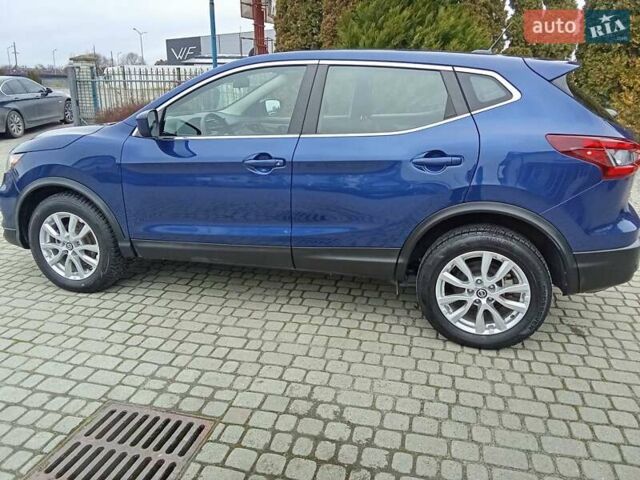 Синий Ниссан Rogue Sport, объемом двигателя 2 л и пробегом 119 тыс. км за 14150 $, фото 4 на Automoto.ua