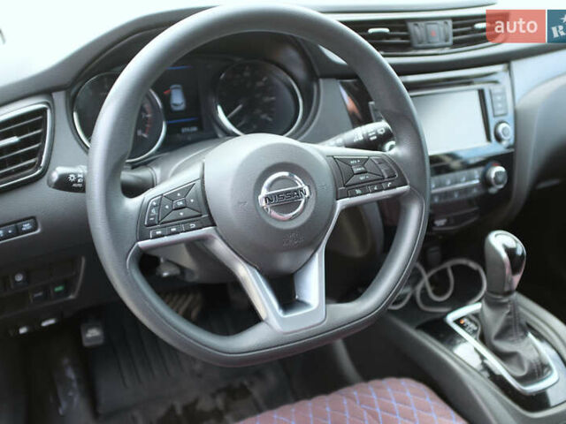 Синий Ниссан Rogue Sport, объемом двигателя 2 л и пробегом 160 тыс. км за 15000 $, фото 16 на Automoto.ua