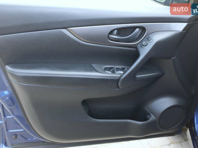 Синий Ниссан Rogue Sport, объемом двигателя 2 л и пробегом 160 тыс. км за 15000 $, фото 26 на Automoto.ua