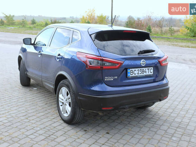 Синий Ниссан Rogue Sport, объемом двигателя 2 л и пробегом 160 тыс. км за 15000 $, фото 5 на Automoto.ua