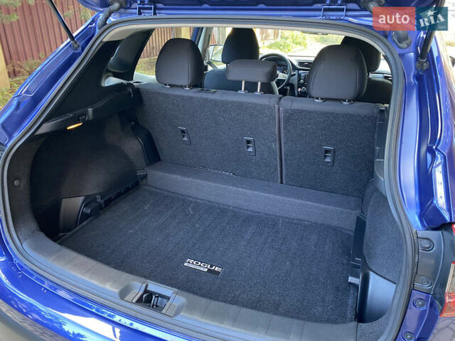 Синий Ниссан Rogue Sport, объемом двигателя 2 л и пробегом 14 тыс. км за 17100 $, фото 13 на Automoto.ua