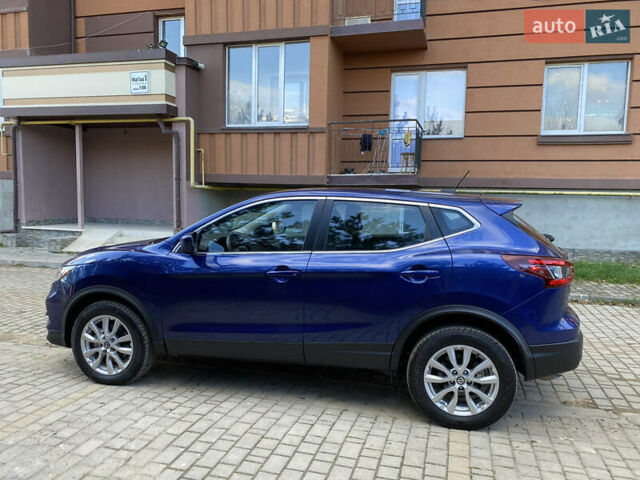 Синий Ниссан Rogue Sport, объемом двигателя 2 л и пробегом 14 тыс. км за 17100 $, фото 2 на Automoto.ua