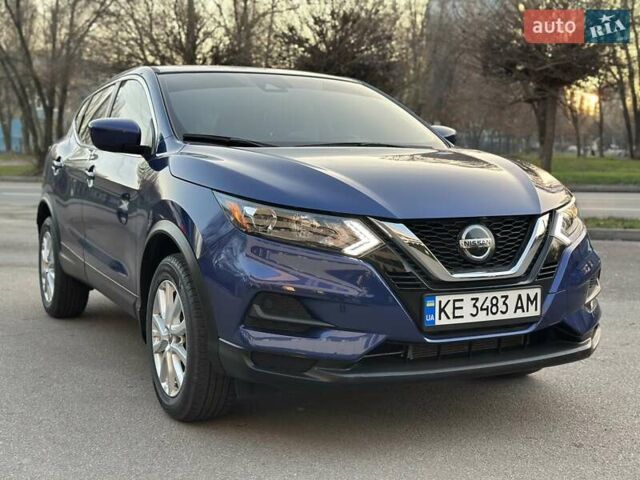 Синий Ниссан Rogue Sport, объемом двигателя 2 л и пробегом 20 тыс. км за 16999 $, фото 2 на Automoto.ua