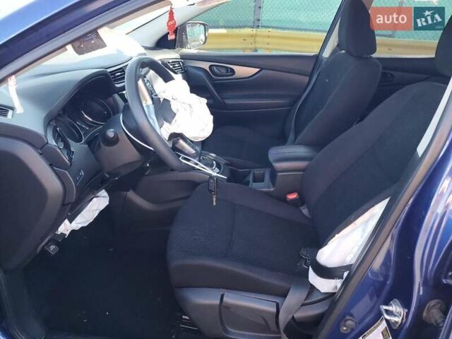 Синий Ниссан Rogue Sport, объемом двигателя 2 л и пробегом 88 тыс. км за 3000 $, фото 6 на Automoto.ua