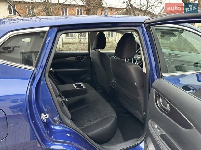 Синий Ниссан Rogue Sport, объемом двигателя 2 л и пробегом 121 тыс. км за 14999 $, фото 27 на Automoto.ua