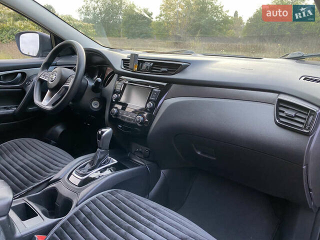 Синий Ниссан Rogue Sport, объемом двигателя 2 л и пробегом 135 тыс. км за 14999 $, фото 25 на Automoto.ua