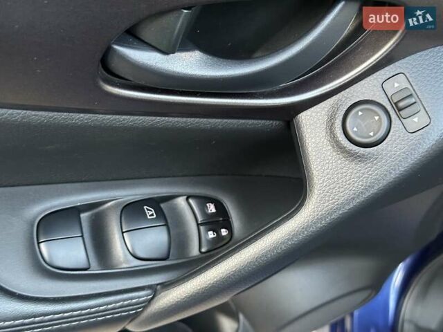 Синий Ниссан Rogue Sport, объемом двигателя 2 л и пробегом 20 тыс. км за 16999 $, фото 24 на Automoto.ua