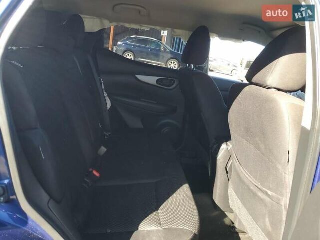 Синий Ниссан Rogue Sport, объемом двигателя 2 л и пробегом 88 тыс. км за 3000 $, фото 10 на Automoto.ua