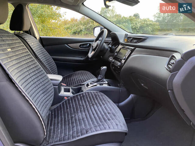 Синий Ниссан Rogue Sport, объемом двигателя 2 л и пробегом 135 тыс. км за 14999 $, фото 24 на Automoto.ua