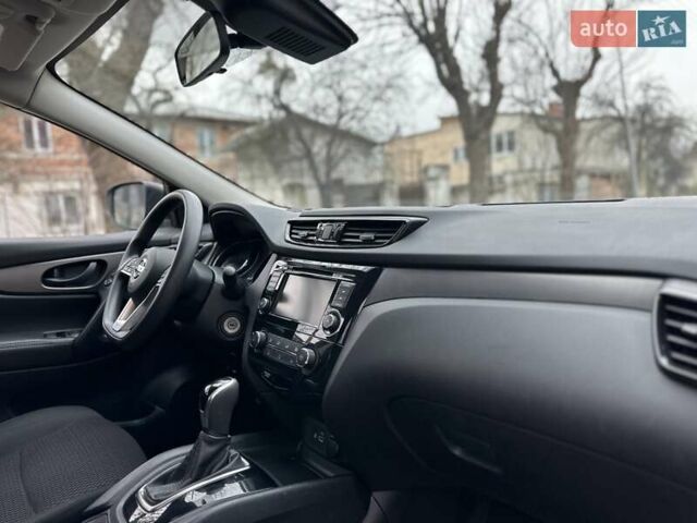 Синий Ниссан Rogue Sport, объемом двигателя 2 л и пробегом 121 тыс. км за 14999 $, фото 24 на Automoto.ua