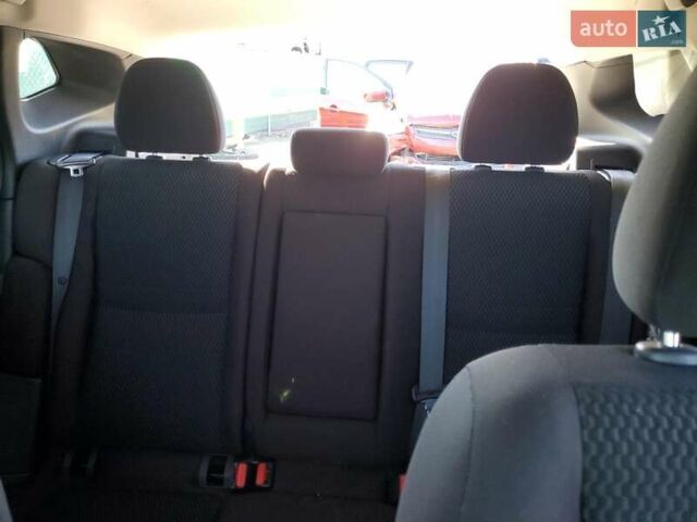 Синий Ниссан Rogue Sport, объемом двигателя 2 л и пробегом 88 тыс. км за 3000 $, фото 9 на Automoto.ua