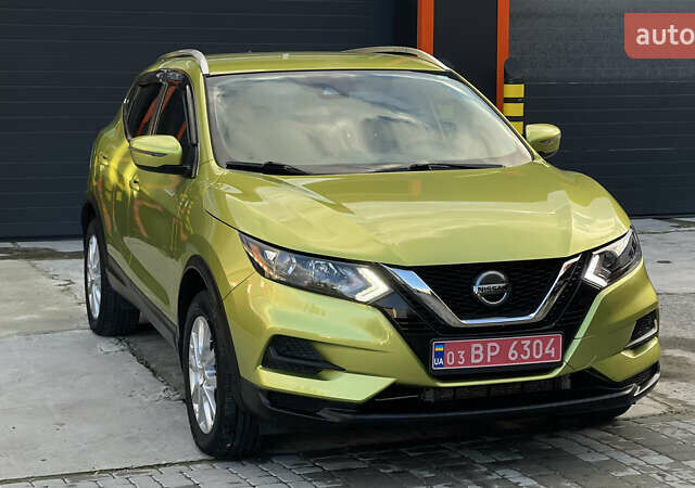 Зеленый Ниссан Rogue Sport, объемом двигателя 2 л и пробегом 32 тыс. км за 16800 $, фото 2 на Automoto.ua