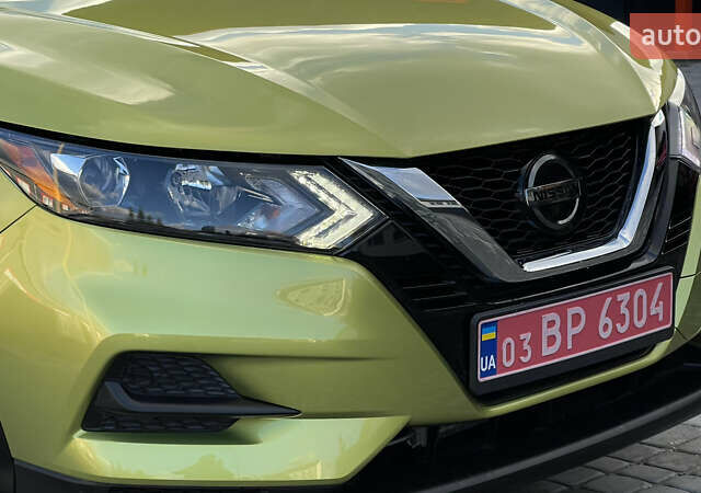 Зеленый Ниссан Rogue Sport, объемом двигателя 2 л и пробегом 32 тыс. км за 16800 $, фото 9 на Automoto.ua