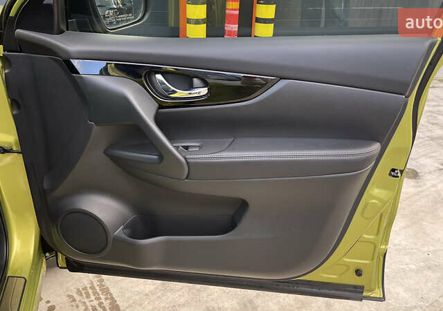 Зеленый Ниссан Rogue Sport, объемом двигателя 2 л и пробегом 32 тыс. км за 16800 $, фото 31 на Automoto.ua