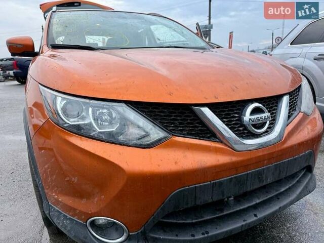 Помаранчевий Ніссан Rogue Sport, об'ємом двигуна 2 л та пробігом 110 тис. км за 10800 $, фото 2 на Automoto.ua